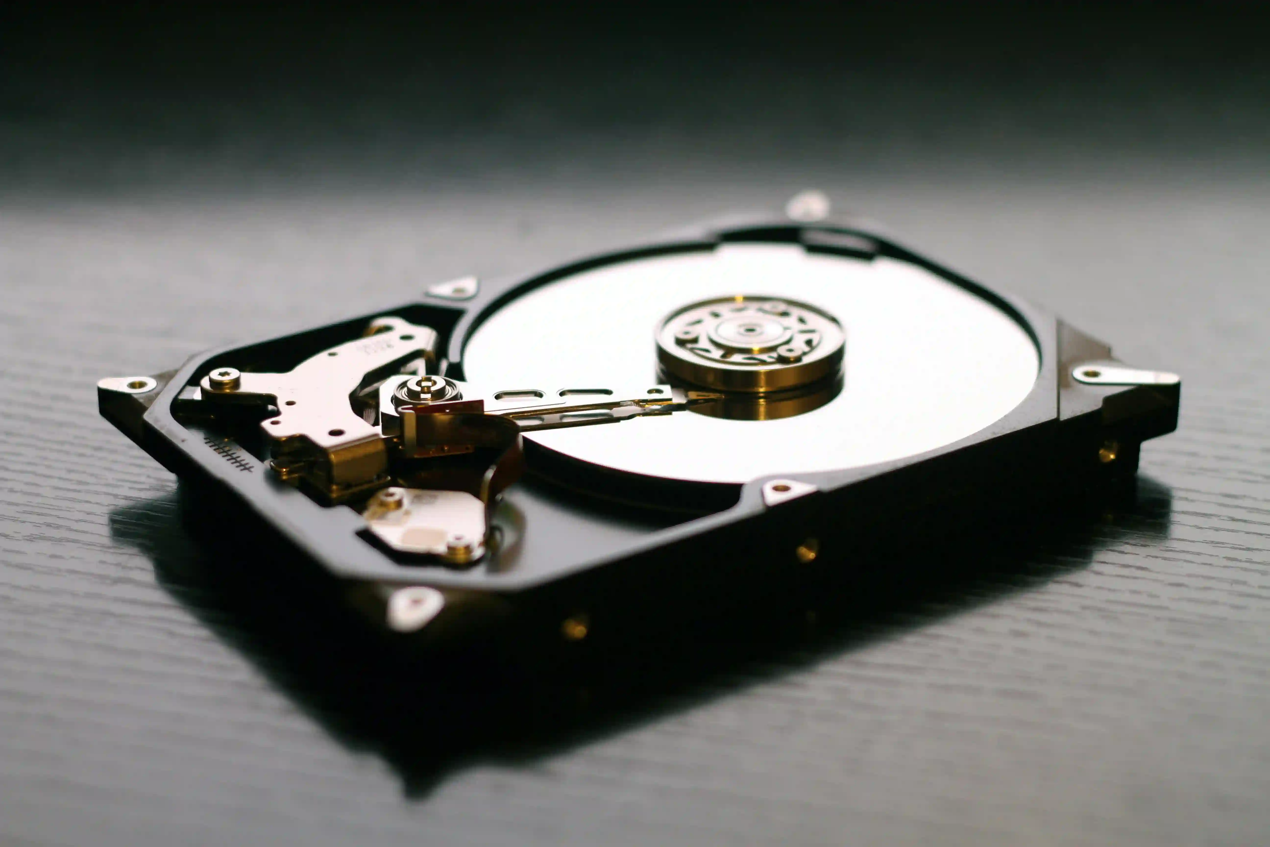 Illustration de l'article : Comment choisir les disques durs pour votre NAS en 2025